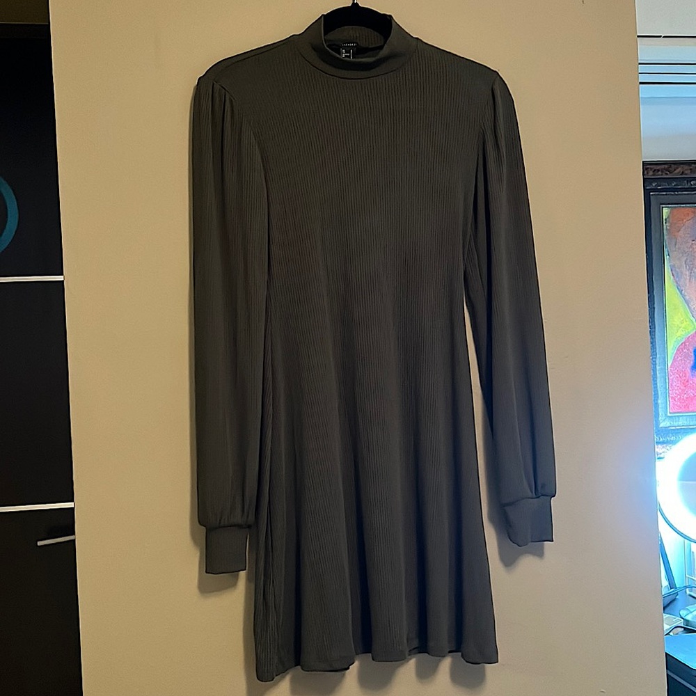 Small- Dark Green Dress, Never worn- good as new